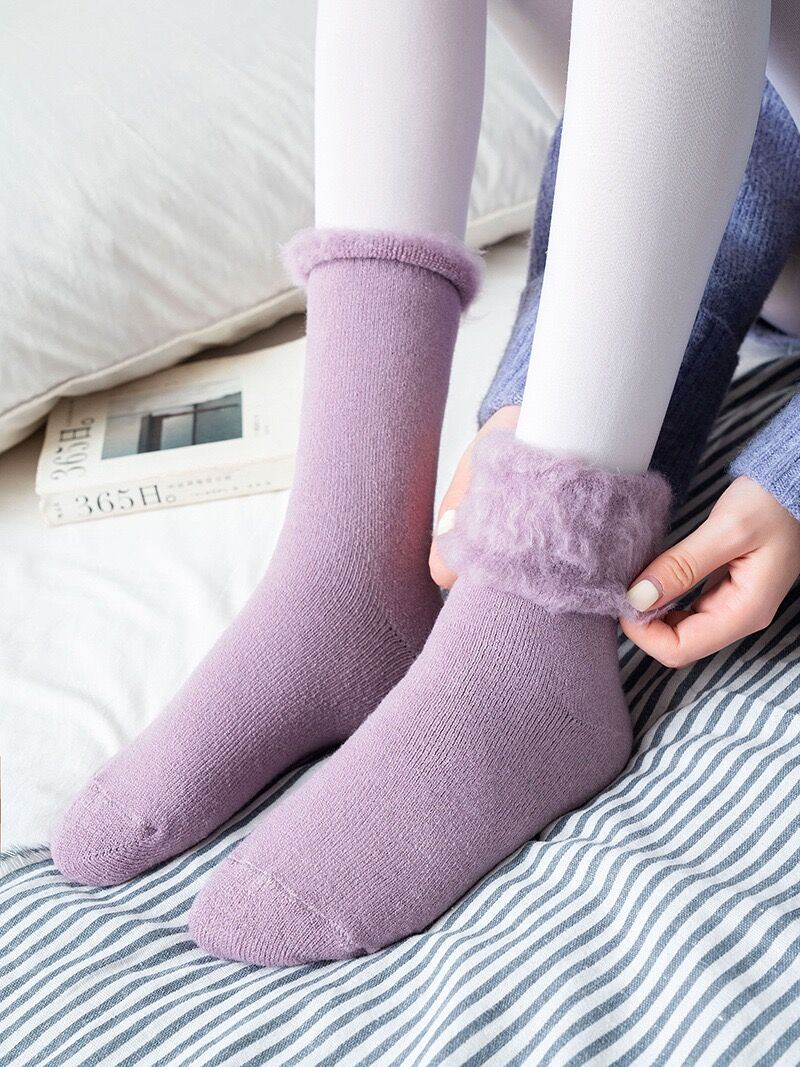 custom embroidery letter thick warm winter socks+suppliers