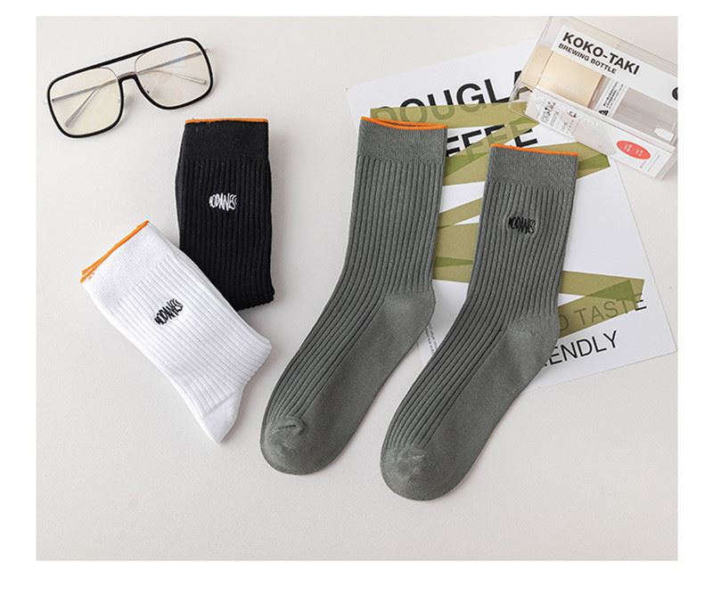 custom socks embroidered men's classic crew socks+free sample