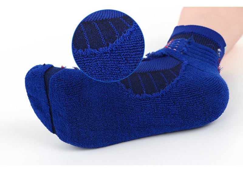 customize basketball socks with you logo (2)