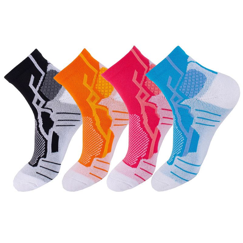 Fashion And Color Crew Basketball Socks Men