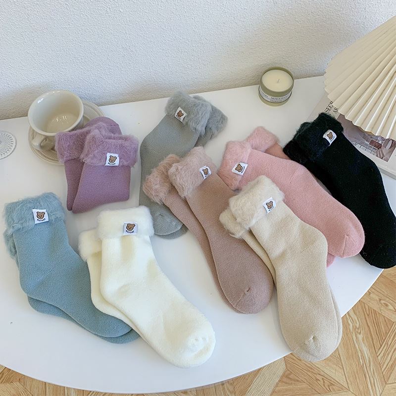customized+Winter Warm handmade Sewing label fuzzy socks