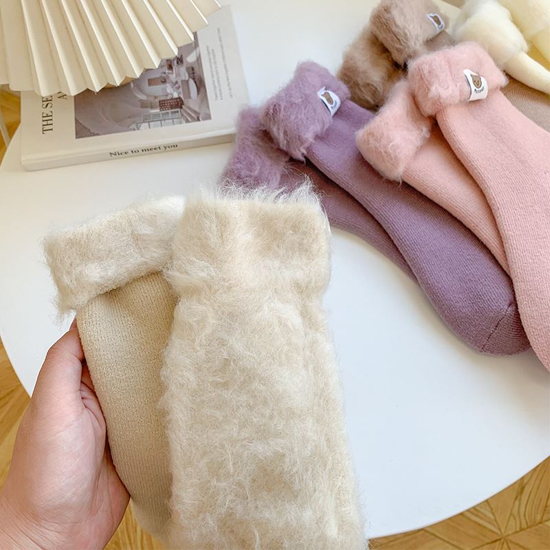 Winter Warm handmade Sewing label fuzzy socks+quotation