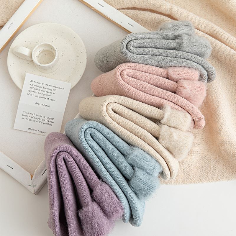 china+Winter Warm handmade Sewing label fuzzy socks+manufacturers