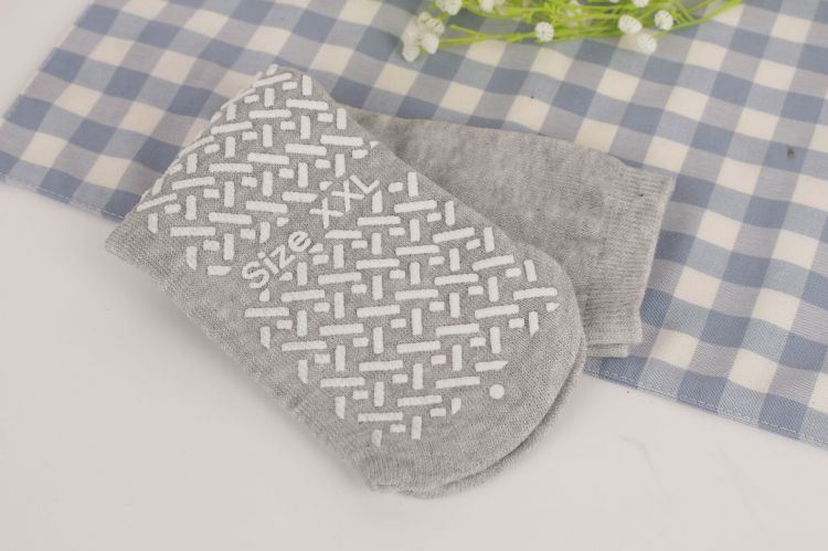 Dispensing non-slip diabetic socks free samples