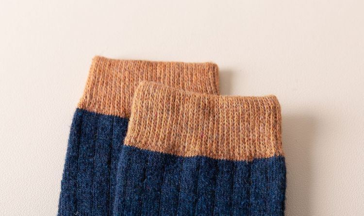 Winter men fashion socks price(1)