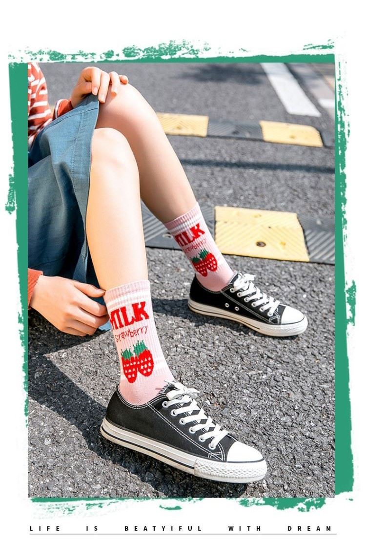 Sweet-Milk-Letter-Strawberry-Pink-Cute-Cartoon-Socks_02