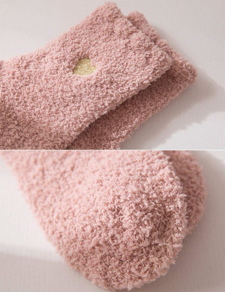 pink women fuzzy socks (1)