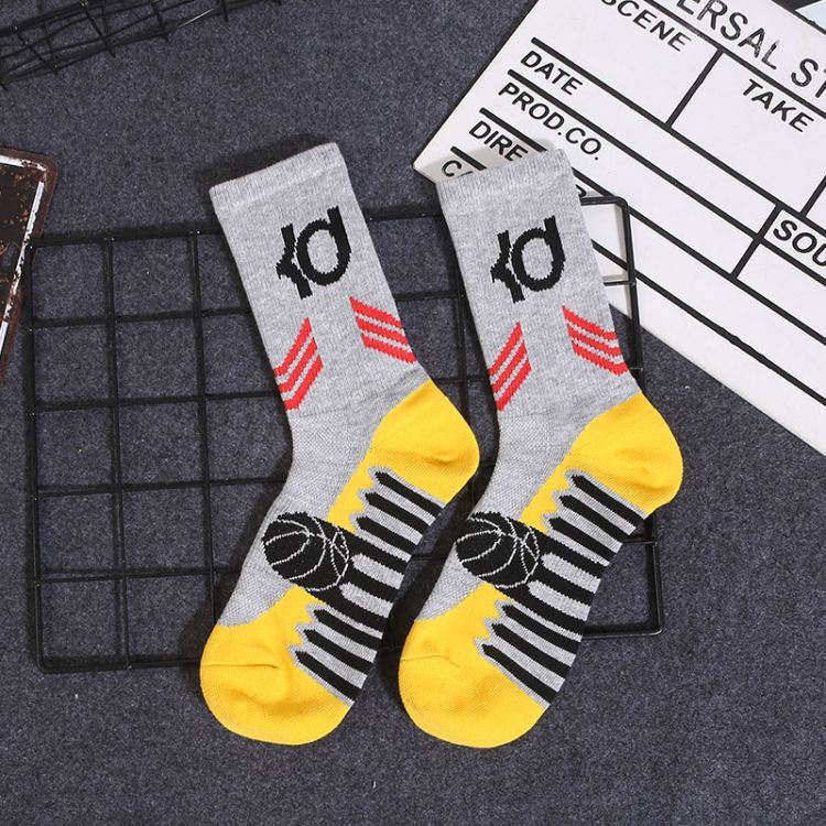 Good quality basketball socks (8)