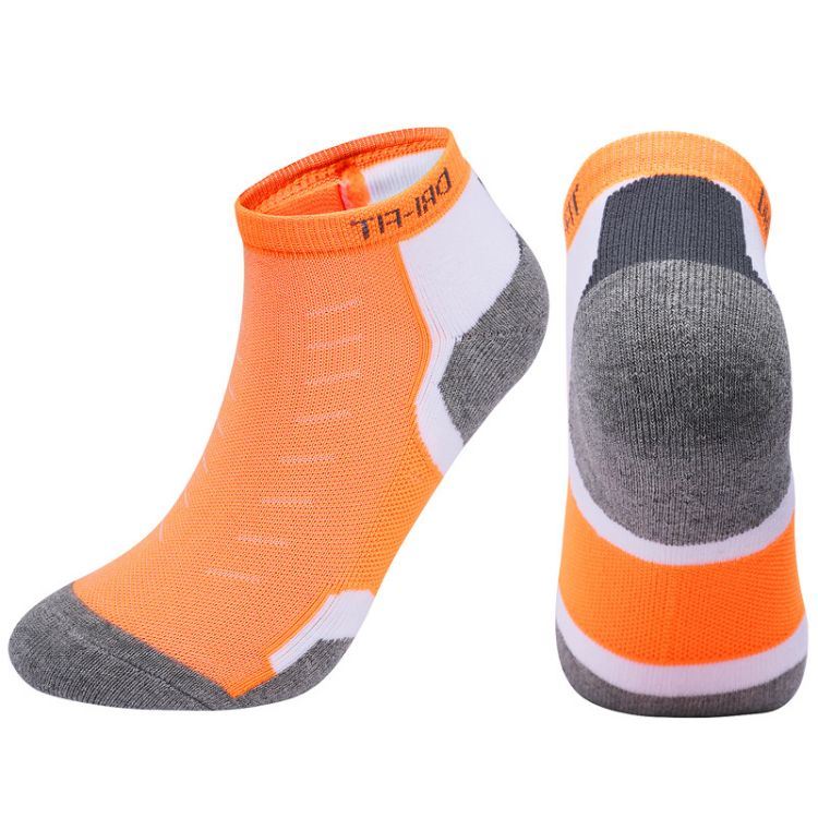 colored sport socks (1)