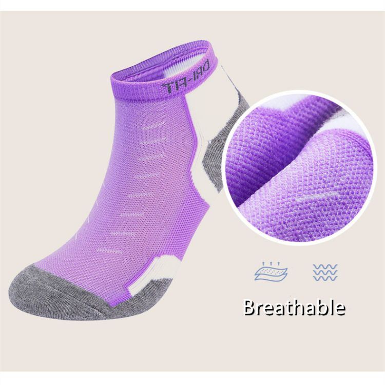 colored sport socks (2)