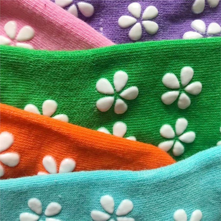 best womens trampolin socks (5)