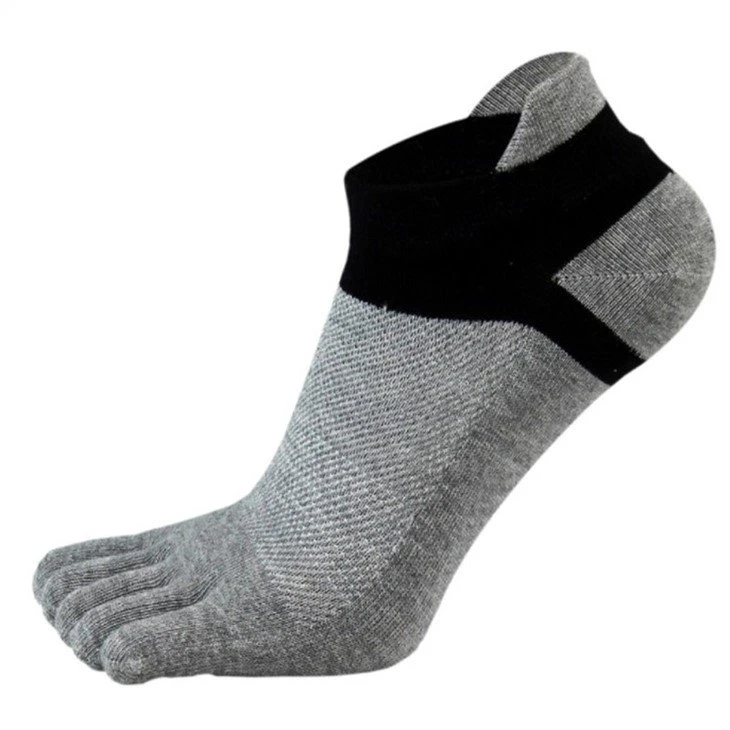China Breathable sporty striped five toe socks manufactures 03