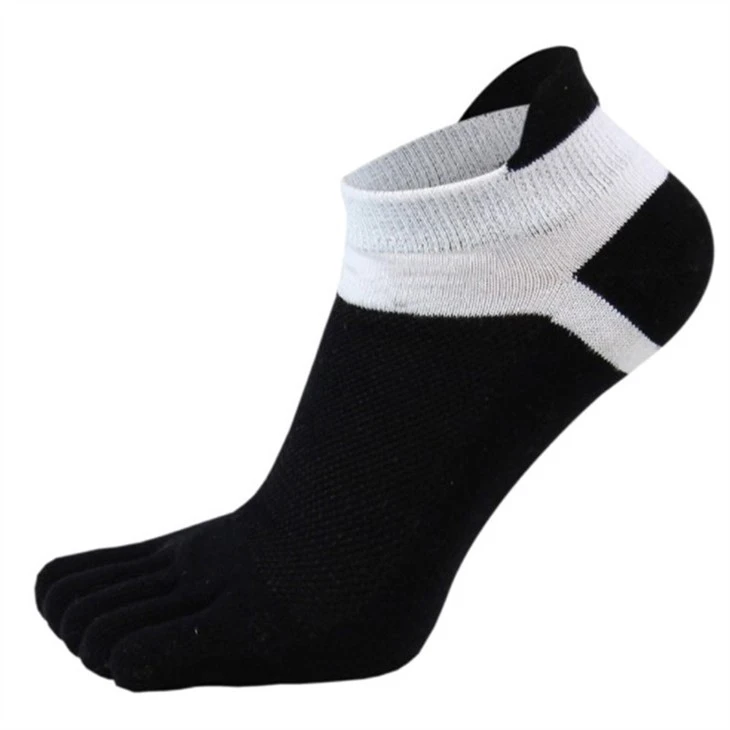 Customized Breathable sporty striped five toe socks 04