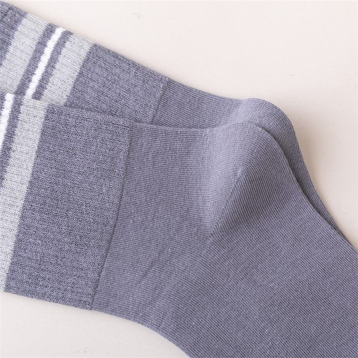 China Funky Socks Fashion 2022 New Design For Men