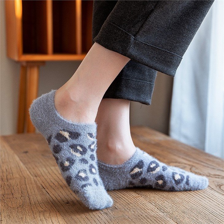 china+Jacquard no show winter socks for women +factory