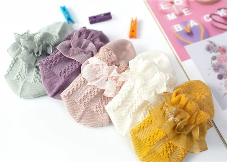 ruffle girl socks