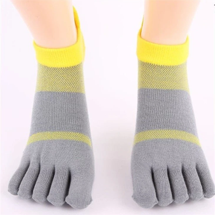 Customized Manufacturer men's cotton five toe socks 04