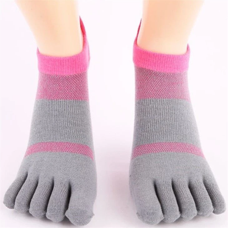 Manufacturer men's cotton five toe socks made in China 05