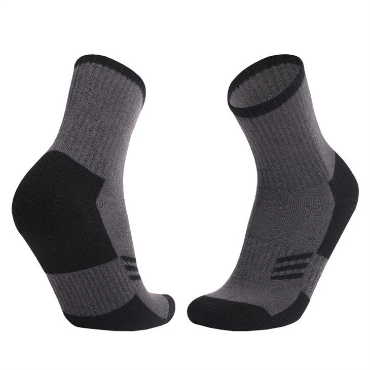 Customized Men's wool breathable skin-friendly work socks 04
