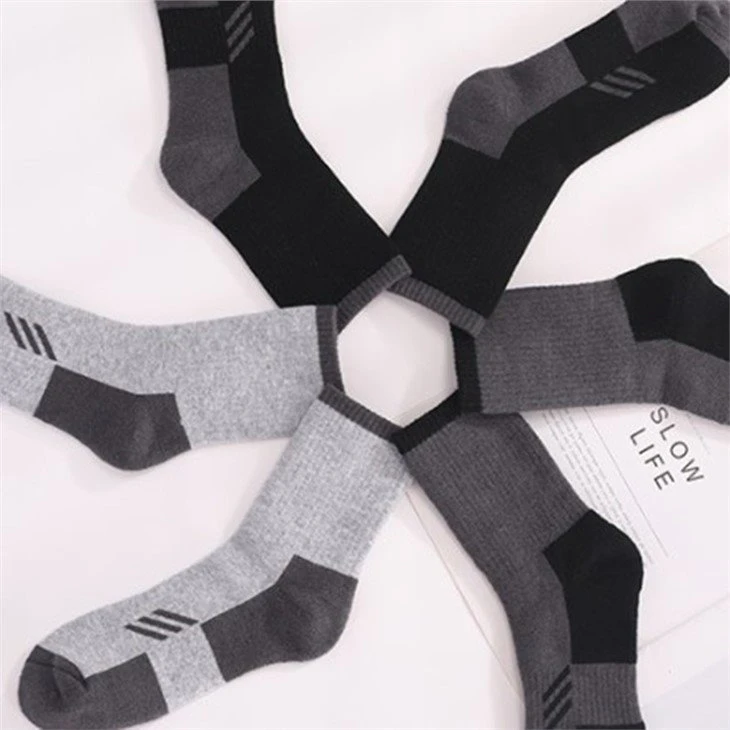 Wholesale Men's wool breathable skin-friendly work socks 02