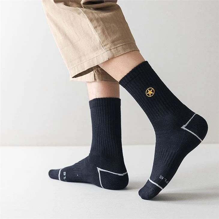 wholesale+mens basketball socks embroidery custom labels