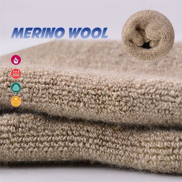 Customized Merino wool hiking socks for men 04