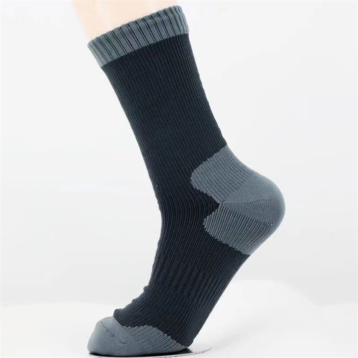 Outdoor breathable and waterproof hiking socks made in China 05