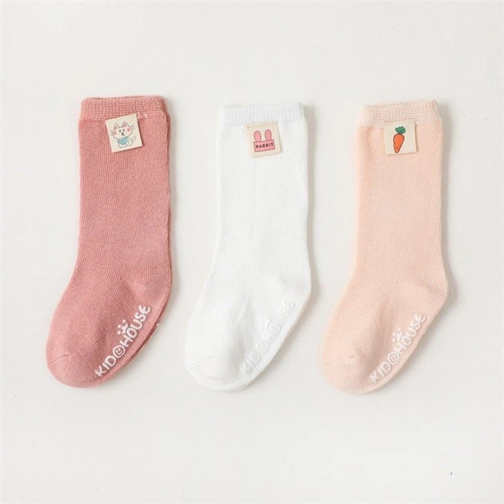 cheap+soft cotton cloth label sewing baby anti slip socks