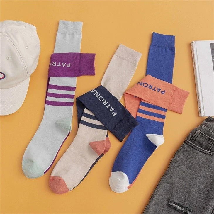 Wholesale Women mandarin duck knee high training gym socks 02