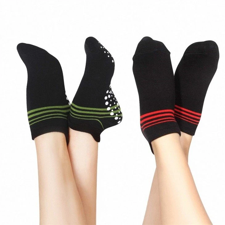 women trampolin socks (2)