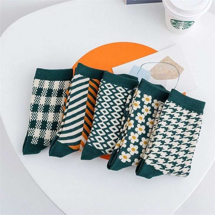 2022 New Style Hipster Socks For Women quotation