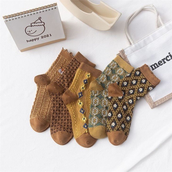 2022 Women Fashion Design Cotton Socks MOQ