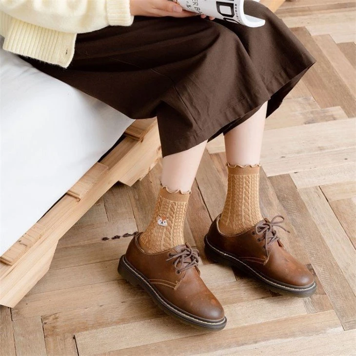 2022 Women Fashion Design Cotton Socks suppliers