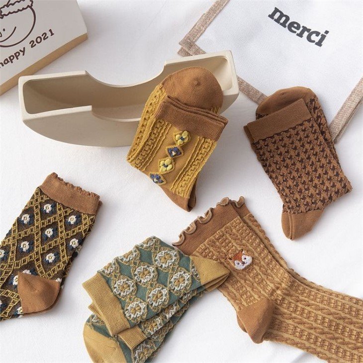 Bulk 2022 Women Fashion Design Cotton Socks