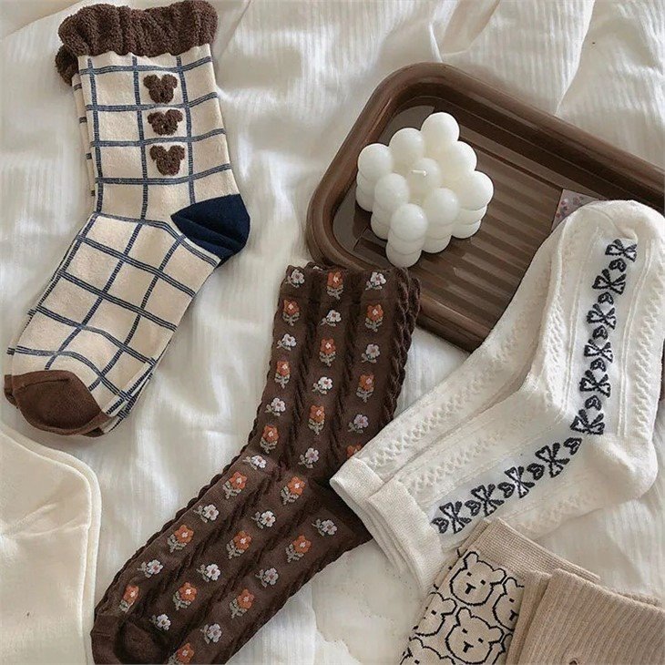 China 4 Seasons Cute Crew Socks Women Ladies Free Size