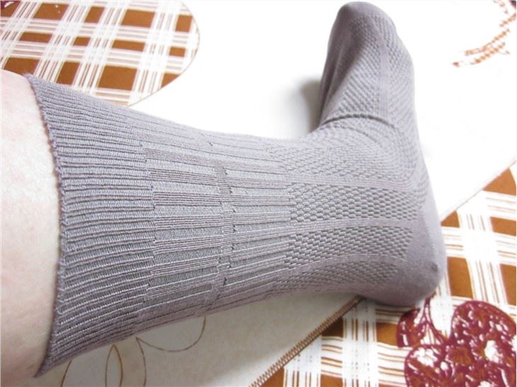 Antibacterial and deodorant diabetic socks in stock