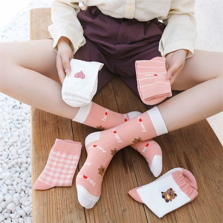 China Attractive Pink Colorful Women Socks