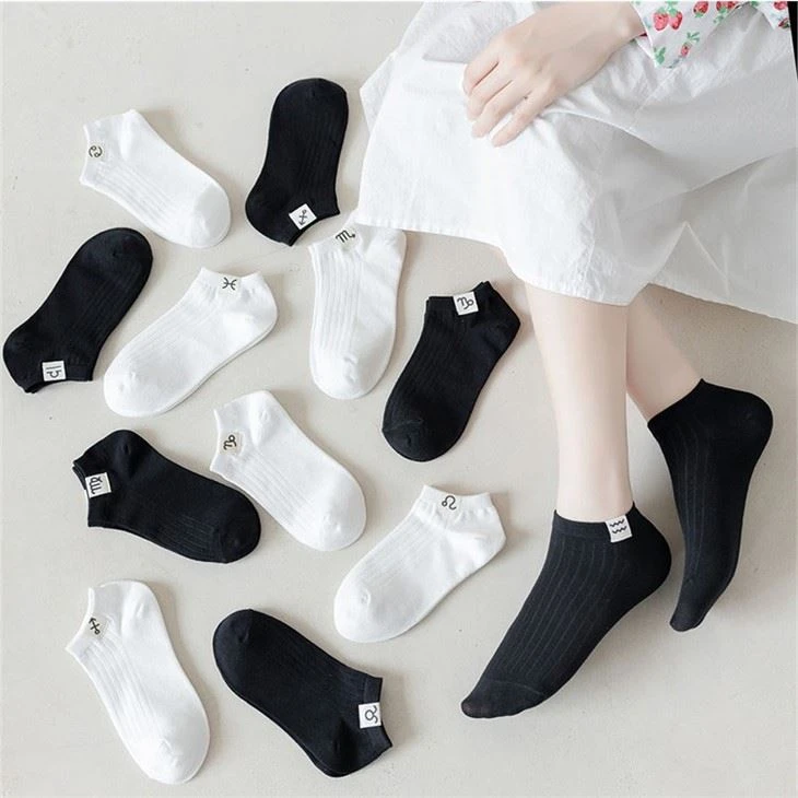 Colorful Stacked Logo Sewing Label Socks