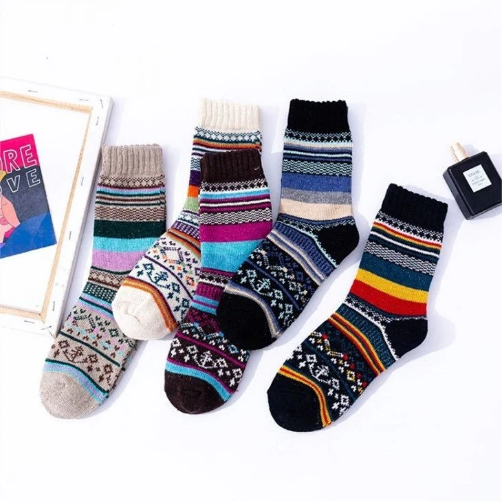Comfortable soft wool socks in stock(2)