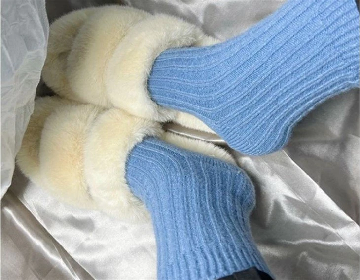 Embroidered Logo men wool socks factory(6)