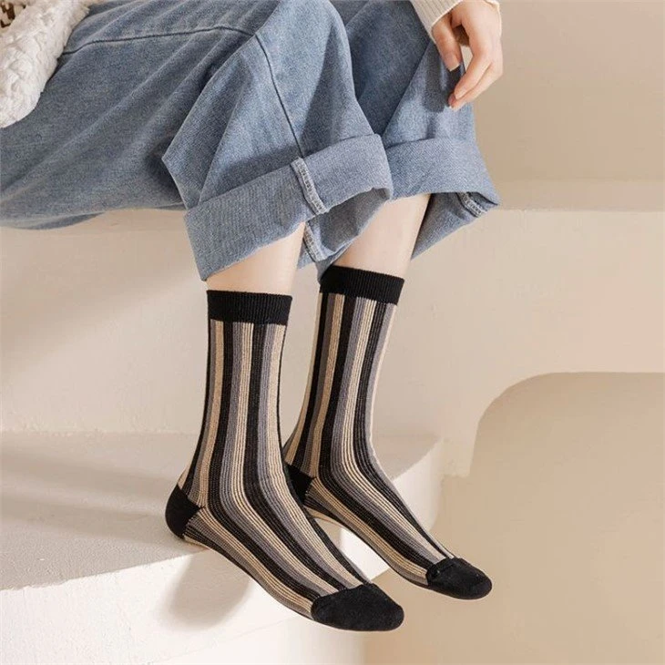Excellent Quality Ladies Stylish Socks in stock