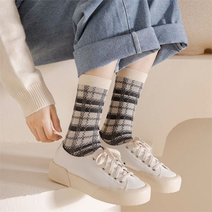 Excellent Quality Ladies Stylish Socks price
