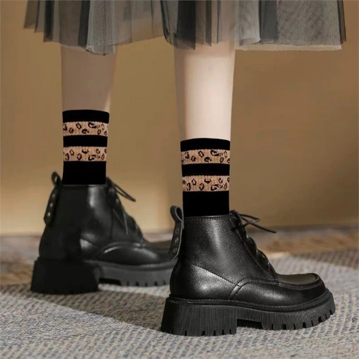 China Excellent Quality Stripe Socks For Women
