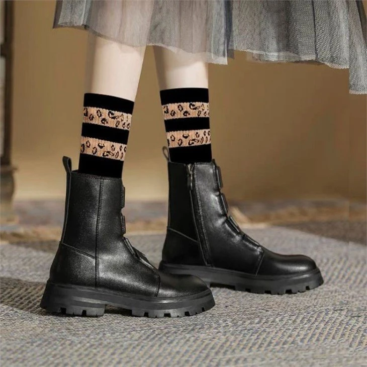 Excellent Quality Stripe Socks For Women in stock