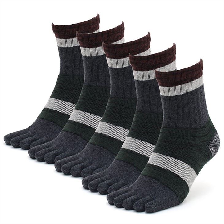 China Five-toe non-slip knitted golf socks unisex manufactures 03