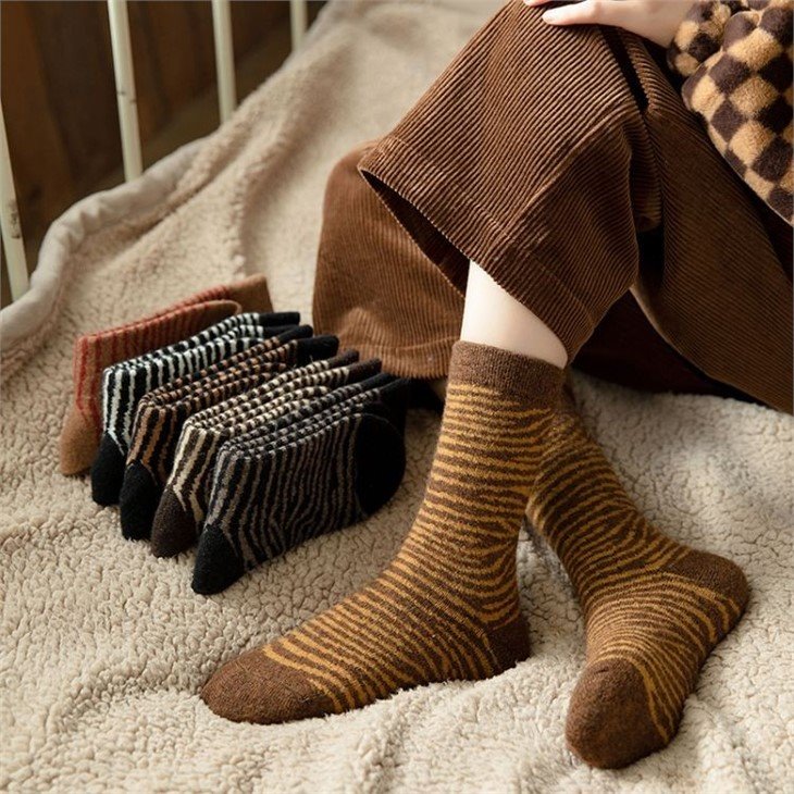High quality designed wool socks in stock(3)
