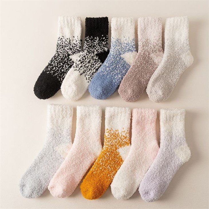 China High Quality Fluffy Socks Women