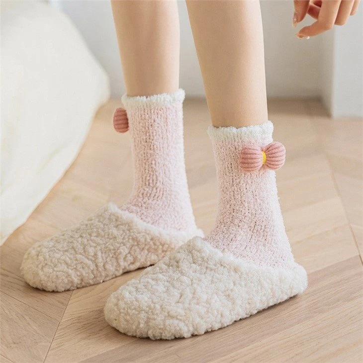 China High Quality Women Fuzzy Fashion Cute Girls Socks