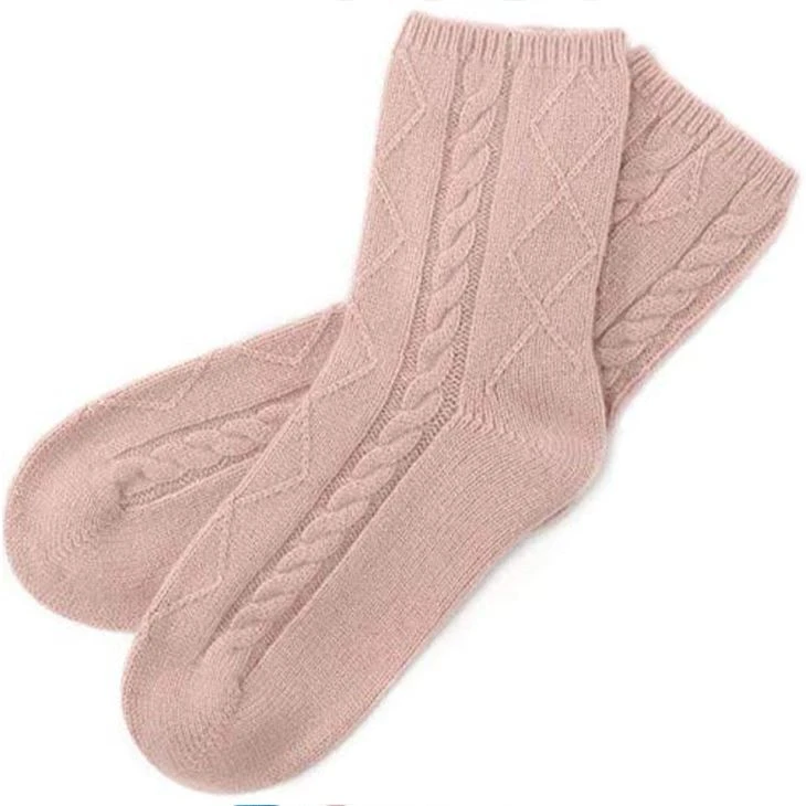 Merino Blend Cable Knit Bed Cashmere Socks