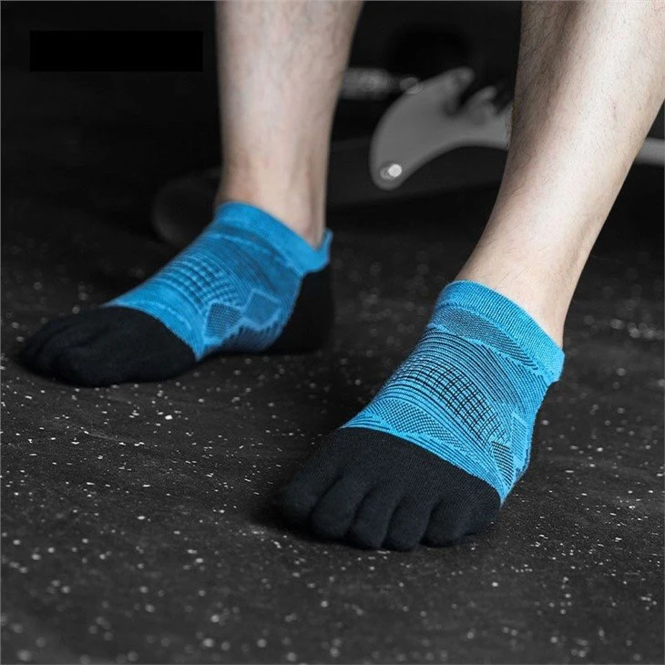 Moisture Control Colorful Sports Runnning Socks factory